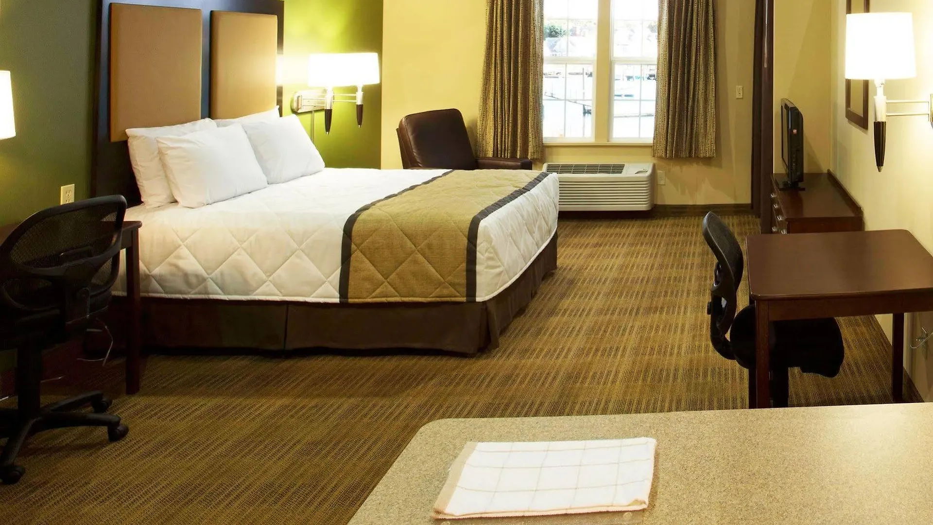 Extended Stay America Suites - Phoenix - Biltmore 2*,